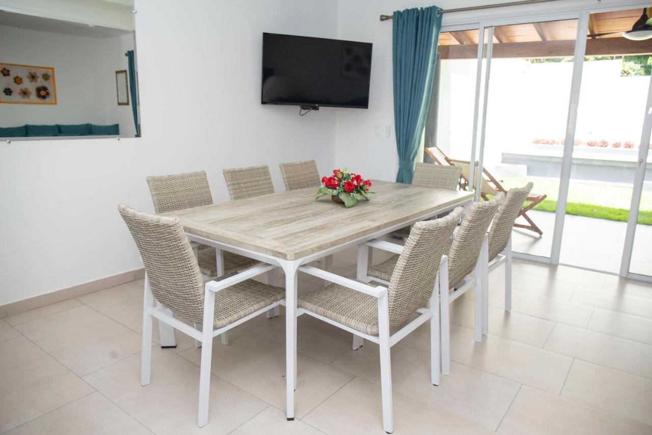 סן ברנרדינו Hotel Oasis-Dream Holidays - La Petite France מראה חיצוני תמונה
