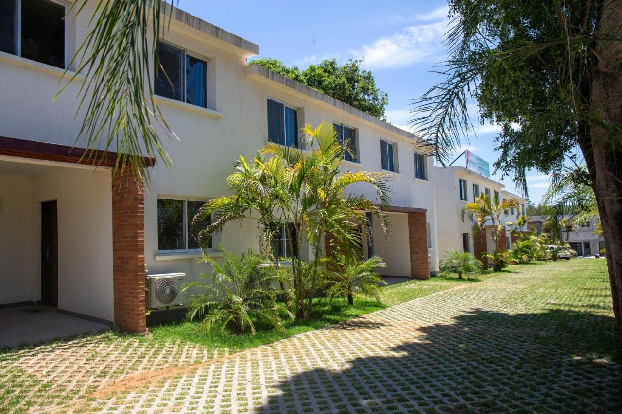 סן ברנרדינו Hotel Oasis-Dream Holidays - La Petite France מראה חיצוני תמונה