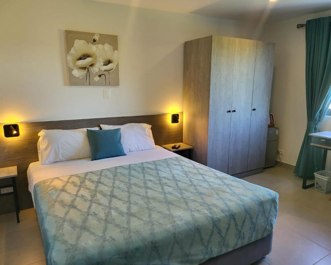 סן ברנרדינו Hotel Oasis-Dream Holidays - La Petite France מראה חיצוני תמונה