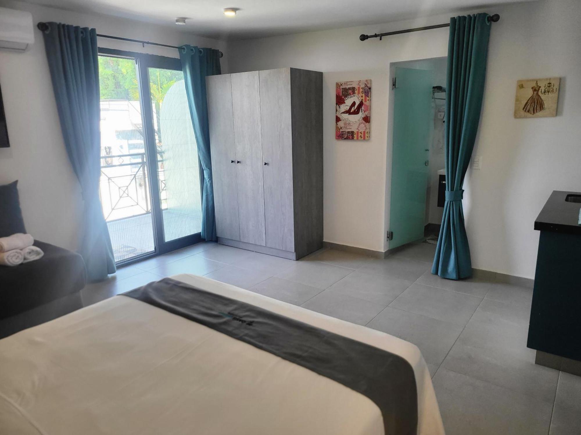 סן ברנרדינו Hotel Oasis-Dream Holidays - La Petite France מראה חיצוני תמונה