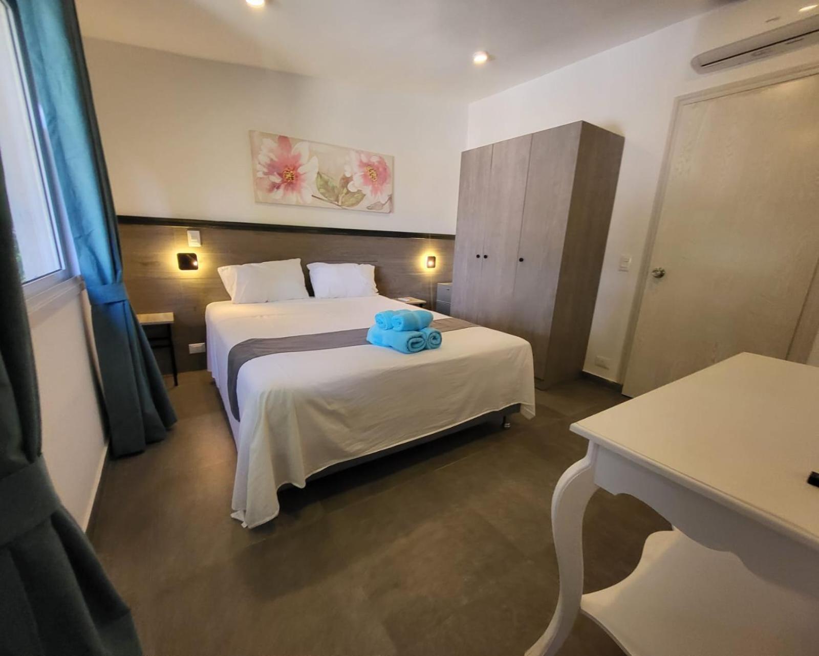 סן ברנרדינו Hotel Oasis-Dream Holidays - La Petite France מראה חיצוני תמונה